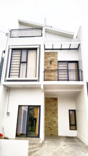Vila Alief Batu